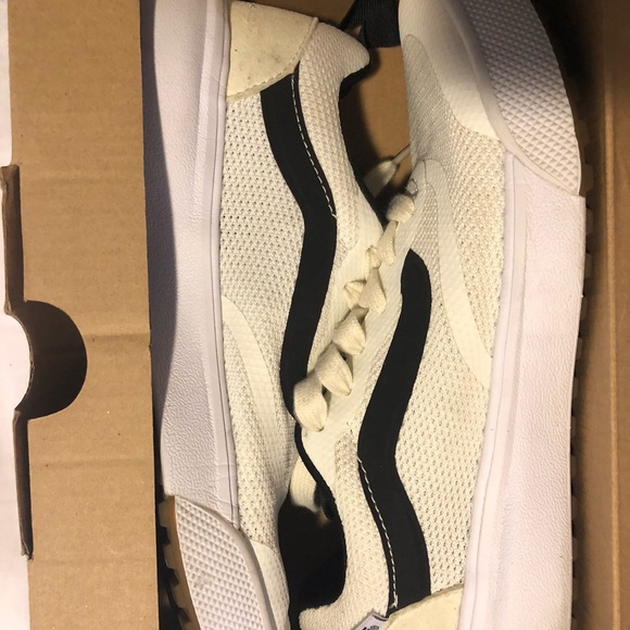 Vans - Picture 2 of 2